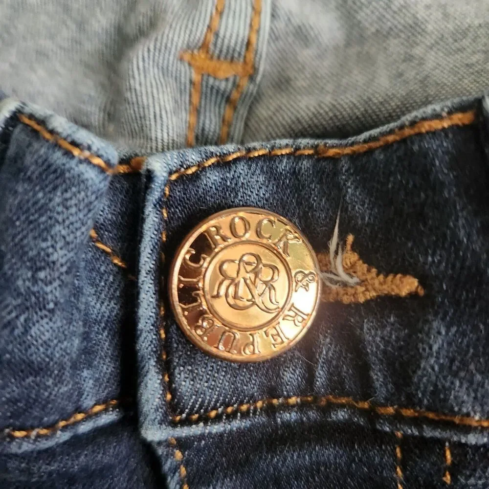 Rock & Republic Womens Size 4 Berlin Embroidered Pockets Blue Straight Jeans